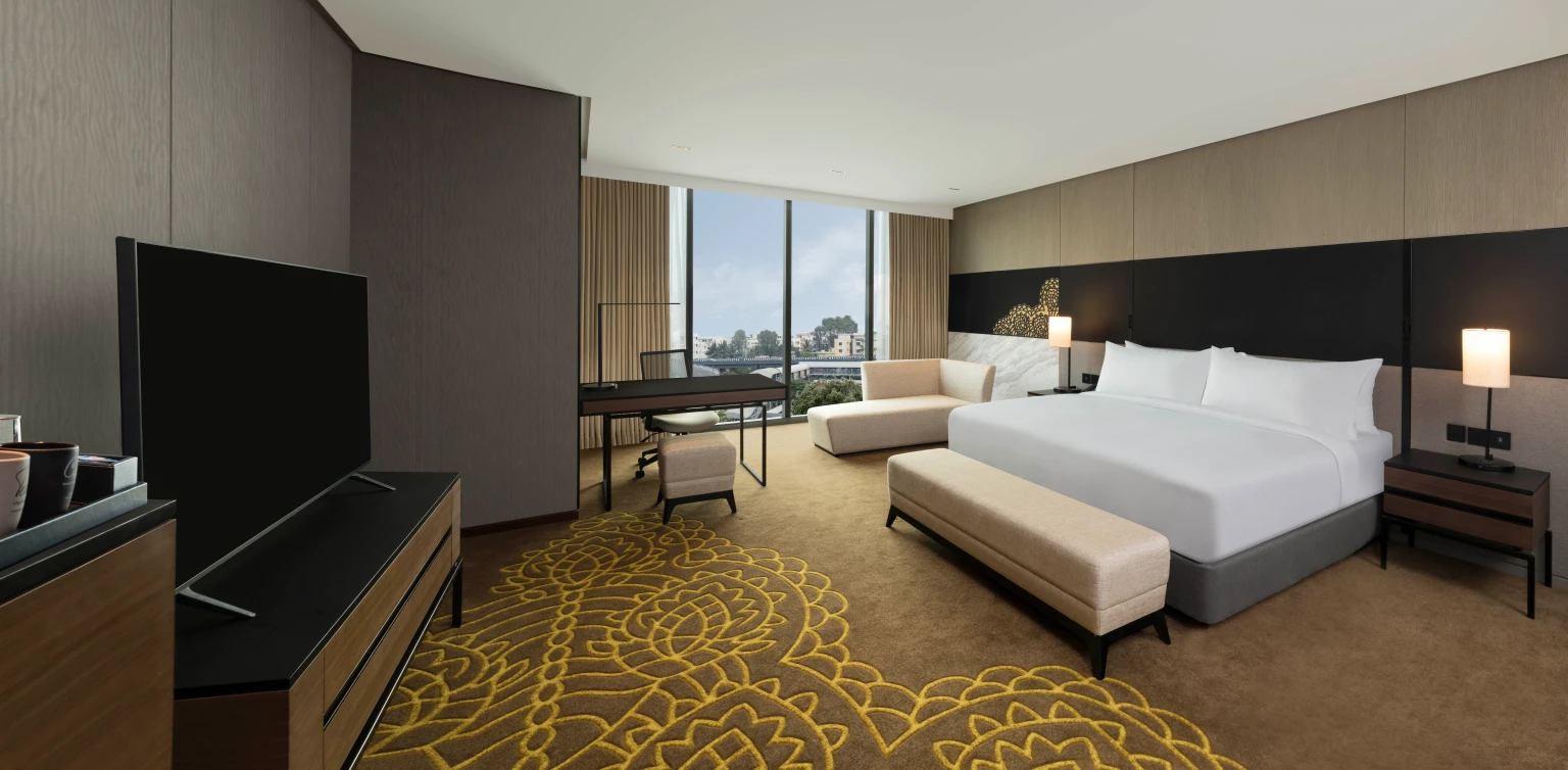 Hilton-Bengaluru-Embassy-Manyata-Business-Park_Executive_Room_King_1 ...